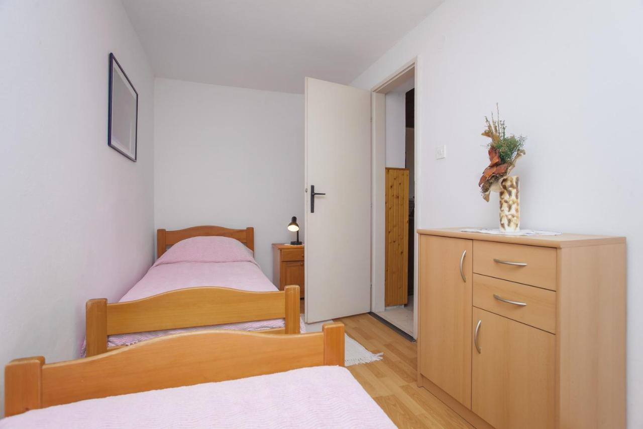 Holiday Home Neda Vela Luka Bagian luar foto