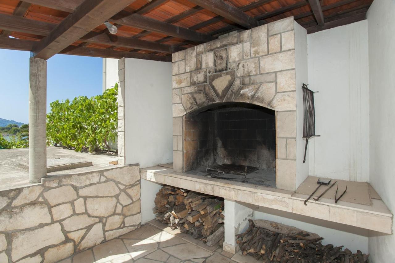 Holiday Home Neda Vela Luka Bagian luar foto