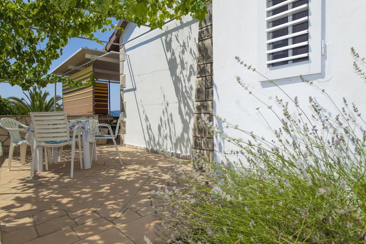 Holiday Home Neda Vela Luka Bagian luar foto