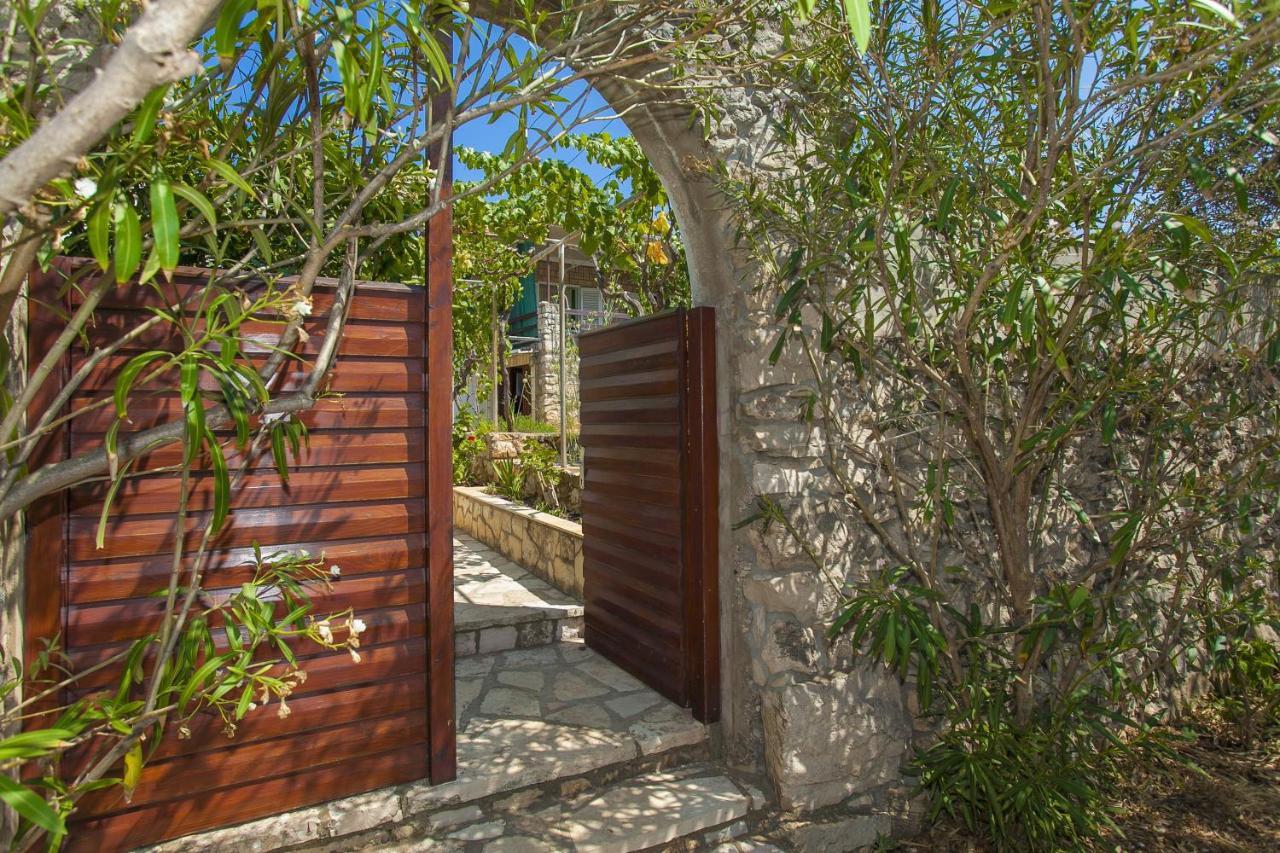 Holiday Home Neda Vela Luka Bagian luar foto