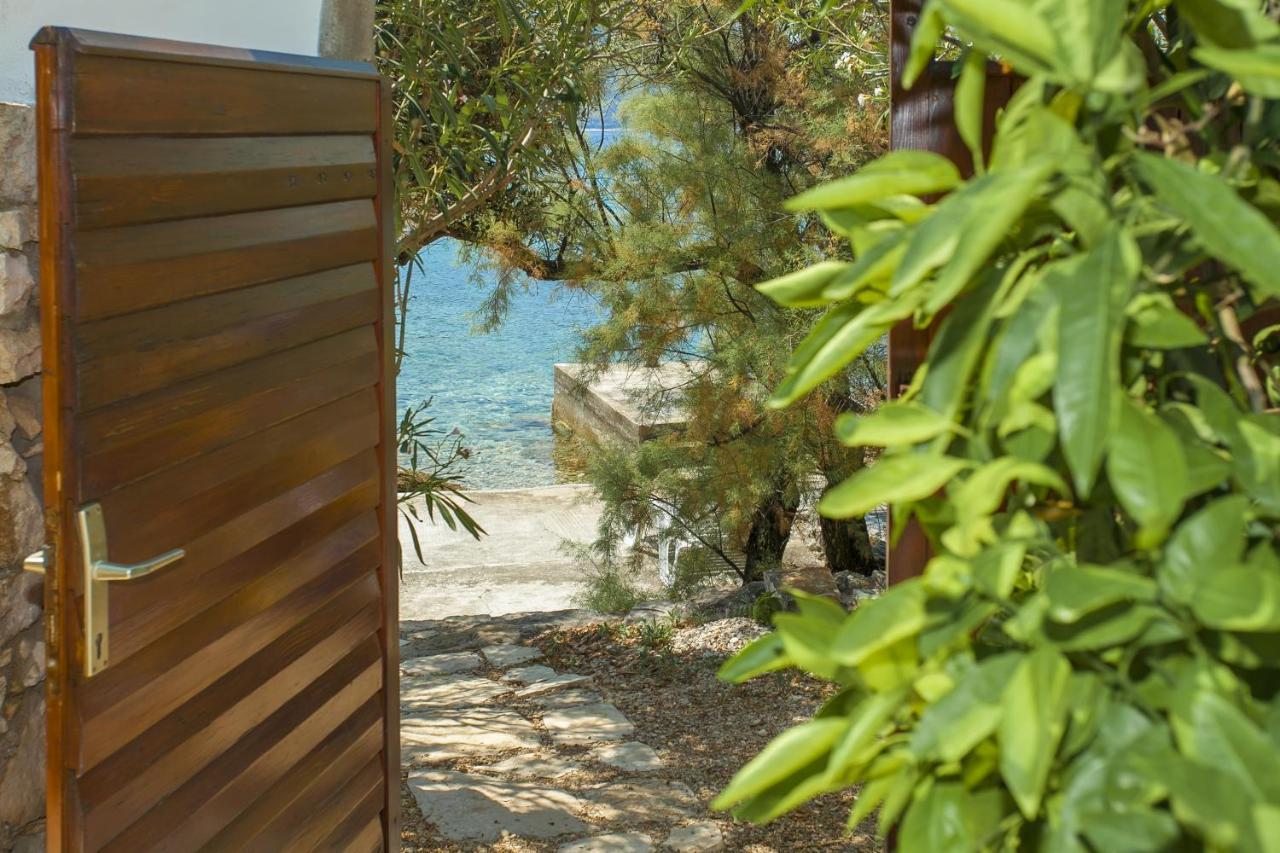 Holiday Home Neda Vela Luka Bagian luar foto